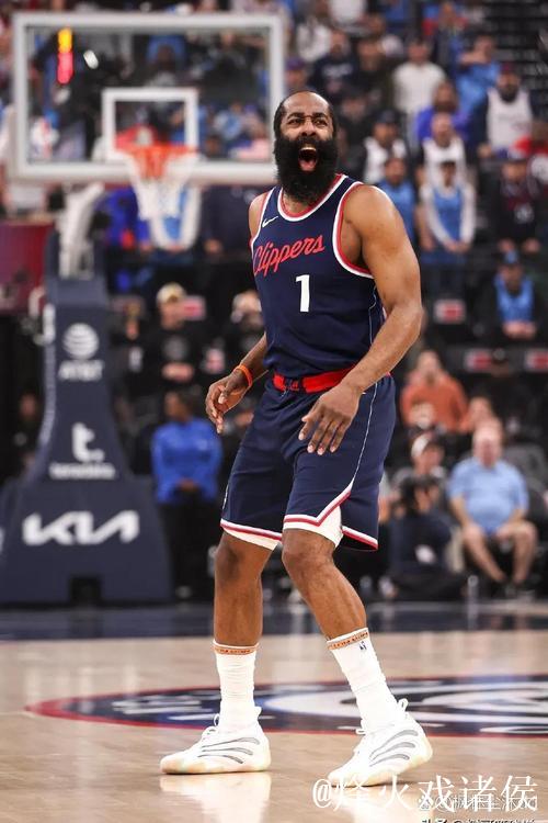 哈登全场出战31分钟,10投4中得到13分3篮板6助攻3抢断 哈登全场出战31分钟,10投4中得到13分3篮板6助攻3抢断